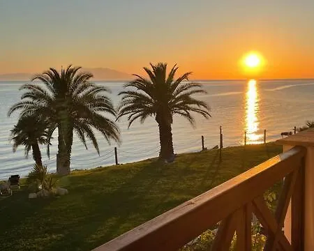 Seafront Family Apartment-pontus Apartament *