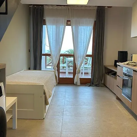 Seafront Family Apartment-pontus Daire