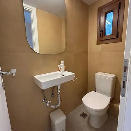 Seafront Family Apartment-pontus *