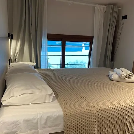 Seafront Family Apartment-pontus Daire