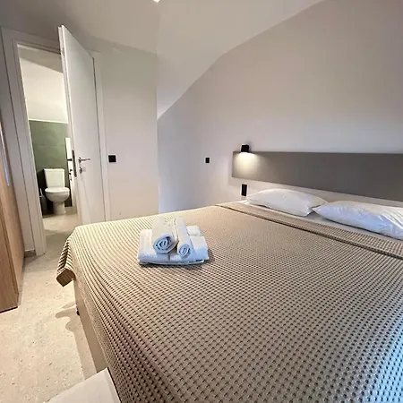 Daire Seafront Family Apartment-pontus