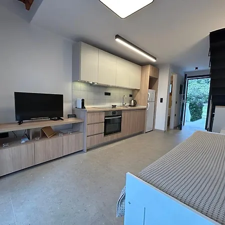 Seafront Family Apartment-pontus